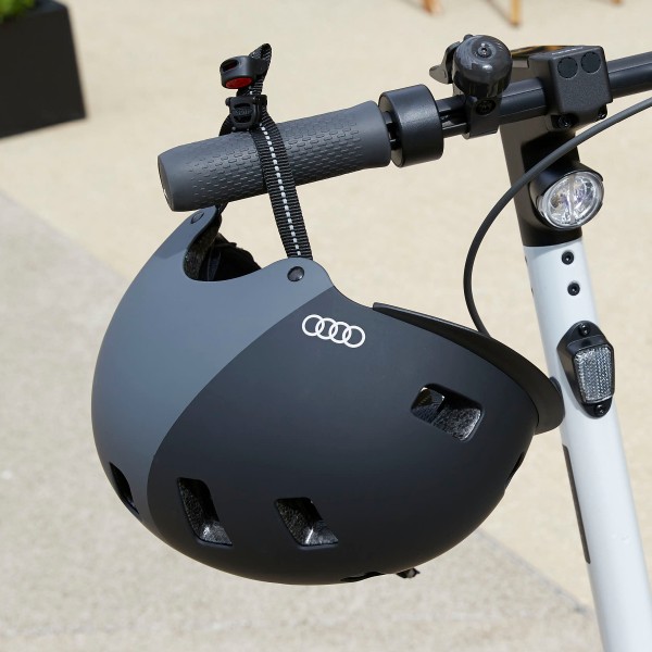 Audi Helm für E-Scooter und Fahrrad | 4KE050320 Audi